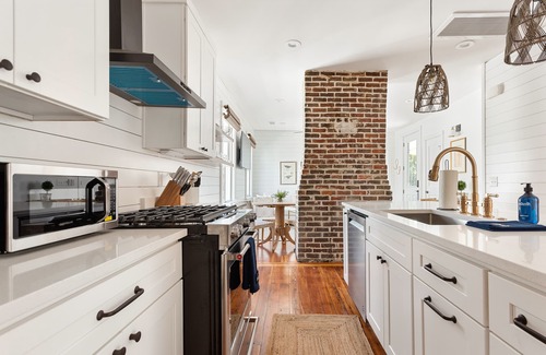 Westside House | The Sheppard: Your Group's Ultimate Escape