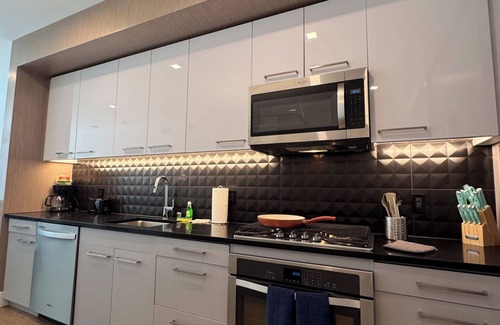 East Village Apartment | The Shift – Sleek 1BR apartments in East Village, San Diego’s urban core.
