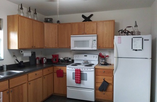 Keosauqua Apartment | "THE SHOP" retro 60's