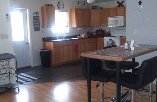 Keosauqua Apartment | "THE SHOP" retro 60's