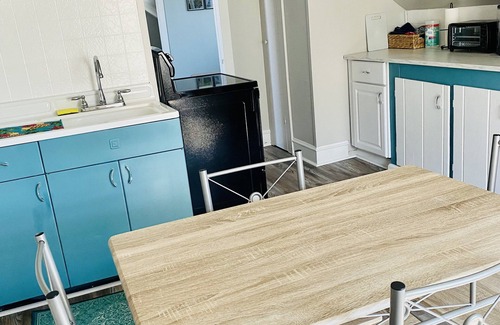 North Wildwood House | The Shore Shack - Adorable, Cozy, 2 Bed N Wildwood! Dog Friendly! 2nd floor unit