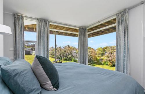 Marengo House | THE SHOREHOUSE - Ocean Views - 50m from Beach