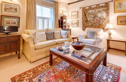 Sandwich House | The Short House in the beautiful Sandwich