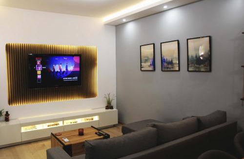 Evosmos Apartment | The Skeptic Home