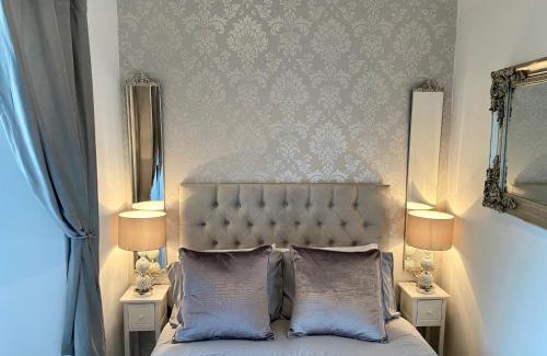 Kilmun Apartment | The Sleeping Lion - Dunoon Holiday Home