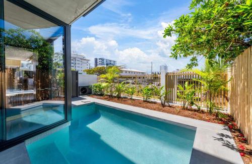 Mooloolaba House | The Smith Luxurious brand new 3 bedroom townhouse by the beach