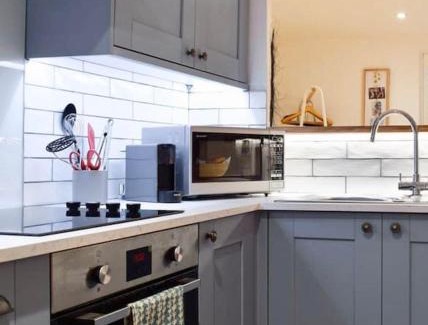 Shottery House | The Snug Entire home Sleeps 2, Stratford upon Avon