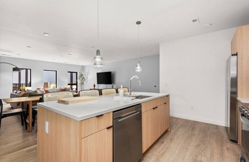 Downtown Nashville Apartment | The Socialite | 1749 Sq Ft