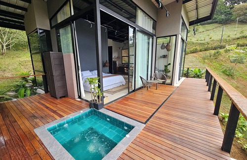 Alegrias Cabin | The Song of the Birds - Cabaña Yarumo