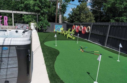 Casselberry House | The Soundwave Retreat 🌴 Pool, Spa & Golf Oasis