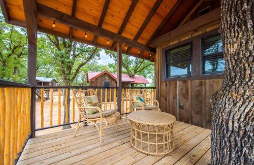 Elm Mott Other | The Sparrow Treehouse 15 MIN to Magnolia Baylor