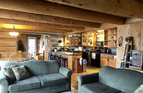 Addington Highlands Cottage | The Spruce Moose Lodge
