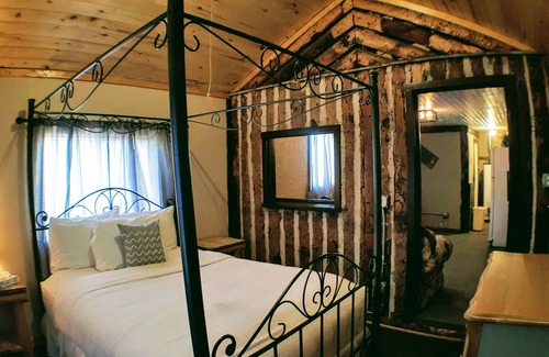 South Fork Cabin | The Spruce Lodge