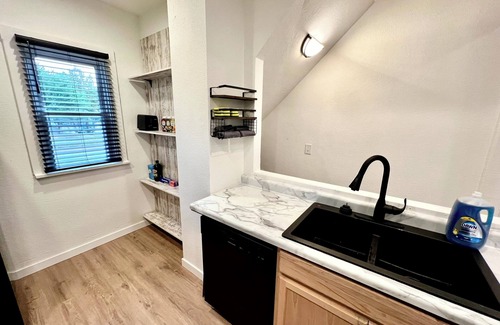 Sioux Falls House | The Square on Prairie- Charming 3-bedroom home located near DTSF!