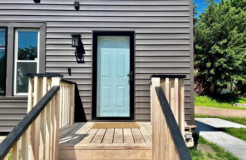 Sioux Falls House | The Square on Prairie- Charming 3-bedroom home located near DTSF!