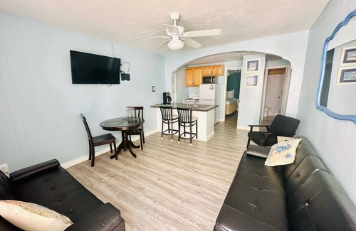 Hollywood Apartment | The St Maurice Beach Inn