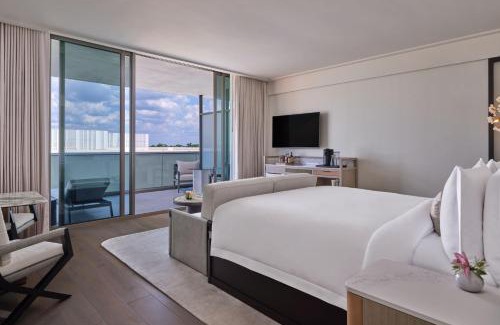 Longboat Key Hotel | The St. Regis Longboat Key Resort