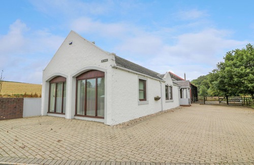 Stair Cottage | THE STABLES AT DALDORCH, pet friendly, with open fire in Tarbolton
