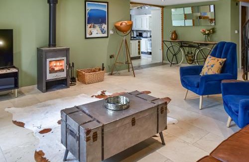 Dunston House | The Stables