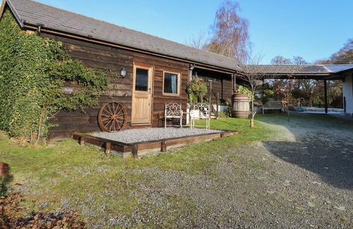 Machynlleth Cabin | THE STABLES, romantic, character holiday cottage in Machynlleth