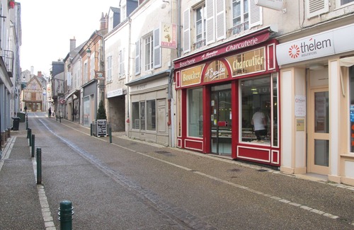 Meung-sur-Loire Apartment | the Stage of the Castles,