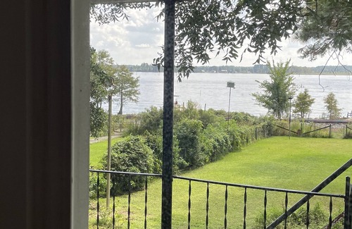 Washington House | The Sterling House On the river and close to downtown