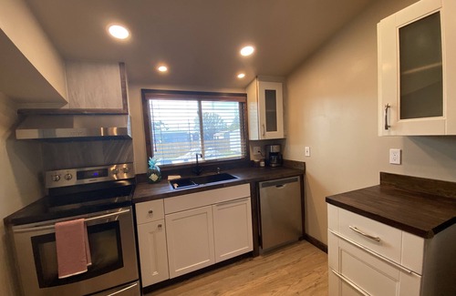 Royal Palms House | The Stylish Ranch With a Beautiful Relaxing Porch