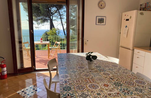 Raito Apartment | The suite in villa Rosanna in Vietri sul mare