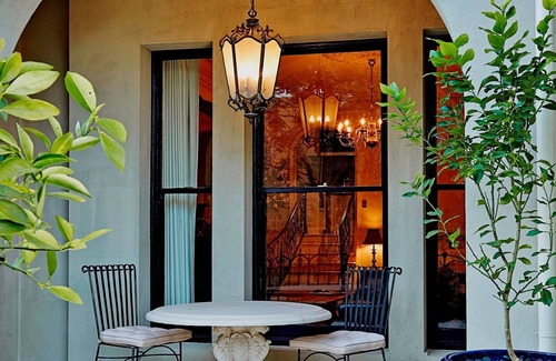 Bendigo Apartment | The Suites, Villa Belgravia - Suite 1 - luxury self-contained in central Bendigo
