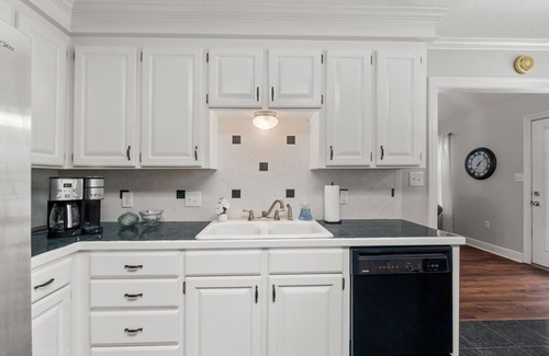 Hattiesburg House | The Summer Place House/4 Bed 2 Bath/The Perfect Home Away From Home