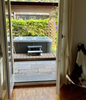 Wirzweli Apartment | The Swiss Paradise 2 Apartment with Garden, Whirlpool, and Mountain Panorama