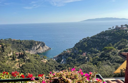 Cala Piccola Apartment | The terrace by the sea