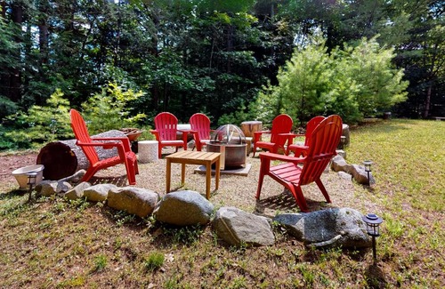 Weeks Mills House | The Three Cornered Pond Retreat