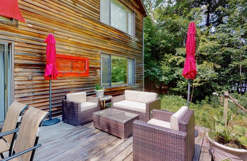 Weeks Mills House | The Three Cornered Pond Retreat