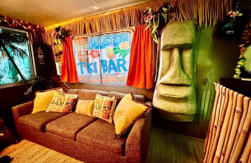 Clear Lake Shores Boat Rental | The Tiki Treasure Boat