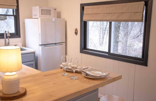 Williams Bay House | The Tiny Bay House - Romantic Hideaway