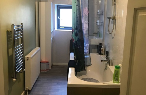 Walsden Bed & Breakfast | The Toothless Mog