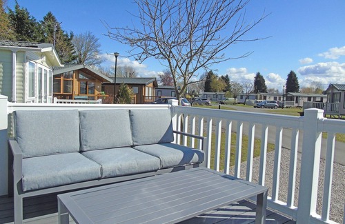 Chester House | The Toronto Lodge is about luxurious family staycations.