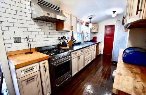 Lower Township House | The Town Bank Cottage