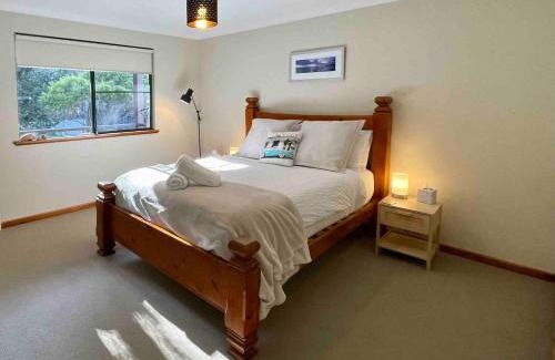 Dunsborough House | The Tree House Dunsborough