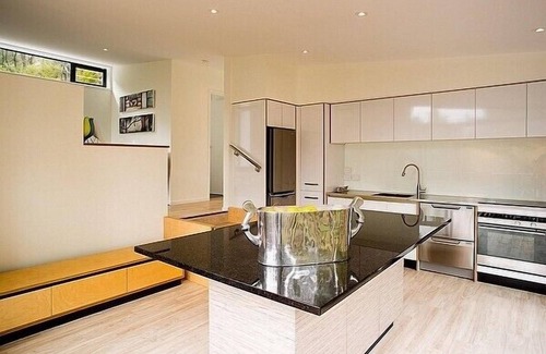 Kaiteriteri Cottage | The Treehouse - Kaiteriteri Holiday Home