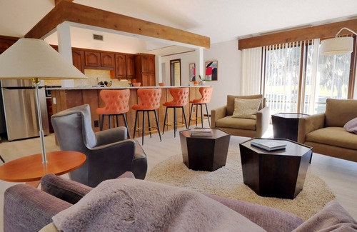 Fellowship House | The Treehouse: Minutes from WEC and HITS; Dog-Friendly; w/Golf Course Views