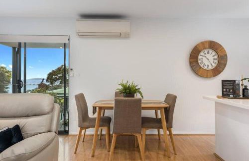 Taroona Apartment | The Treetops Nest Apartment-self contained