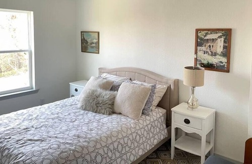 Lowell House | The Twin House Summar