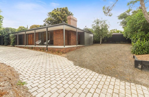 Frankston House | The Ultimate Family Entertainer