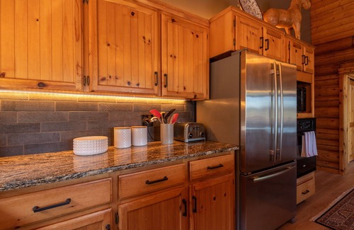 Boring House | The Ultimate Family Getaway at Dolan Creek Farm for 10!