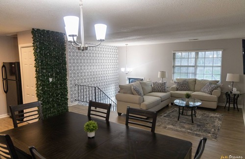 Lupton City House | The' Ultimate Getaway Spot ' only minutes away from the lake