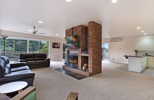 Warrnambool House | The ultimate multi-family riverside living.