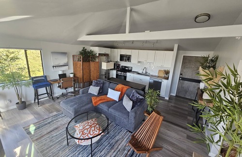 Adams Hill House | The Ultimate Pairing: Unmatched Comfort & Breathtaking City Views!