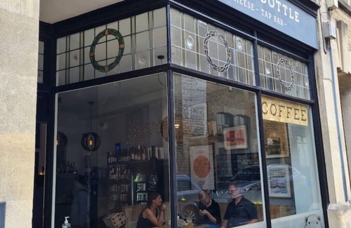 Frome Apartment | The Undercroft - Luxury studio in heart of Frome.